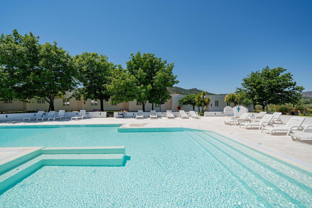Hotel Le Mimose San Teodoro  Zewnętrze zdjęcie