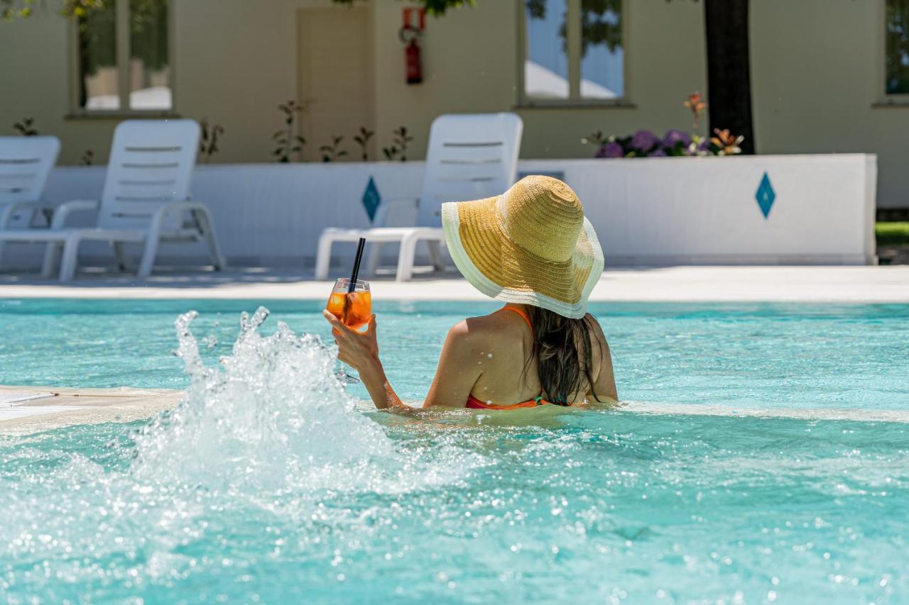 Hotel Le Mimose San Teodoro  Zewnętrze zdjęcie