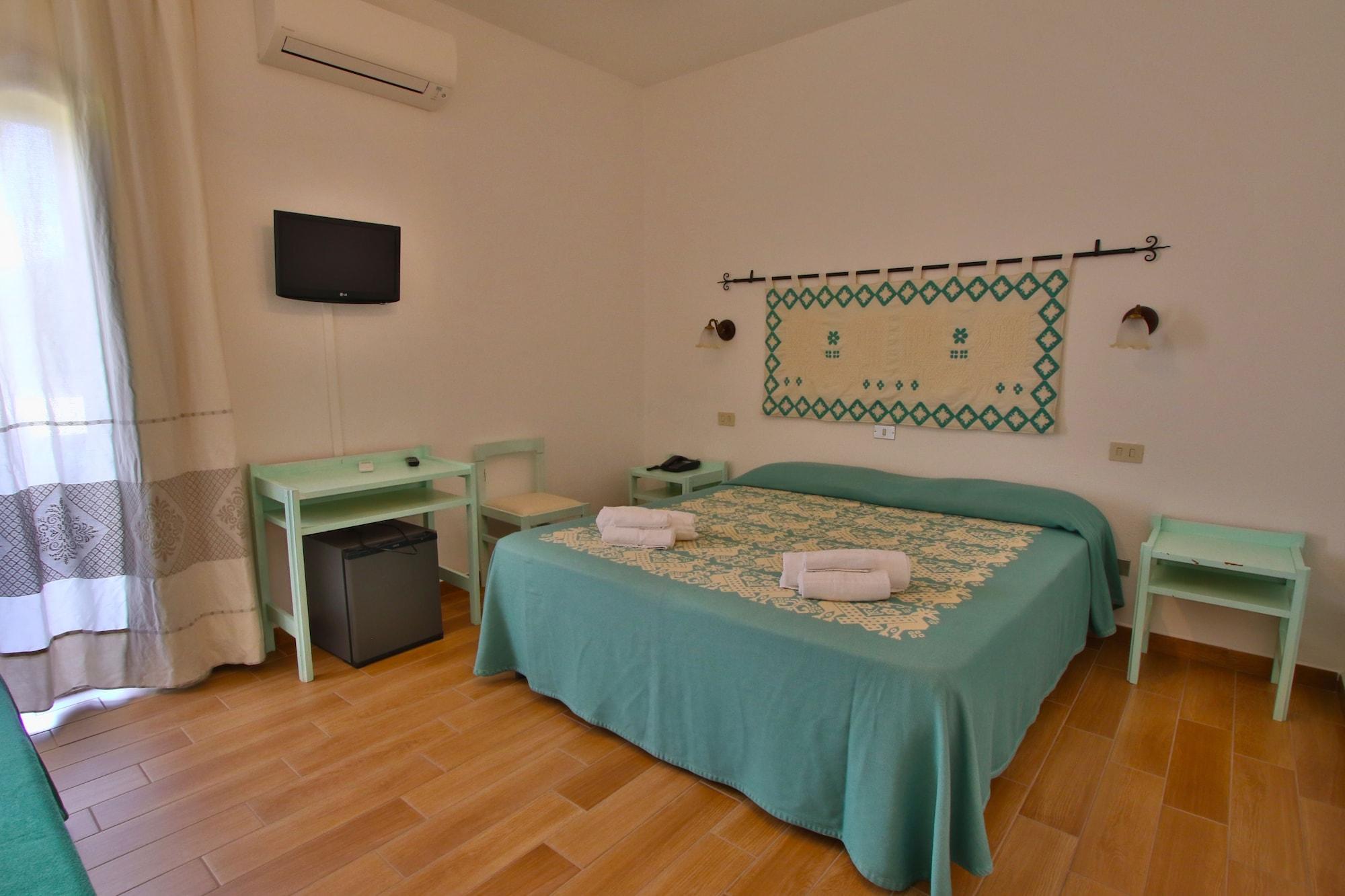 Hotel Le Mimose San Teodoro  Zewnętrze zdjęcie