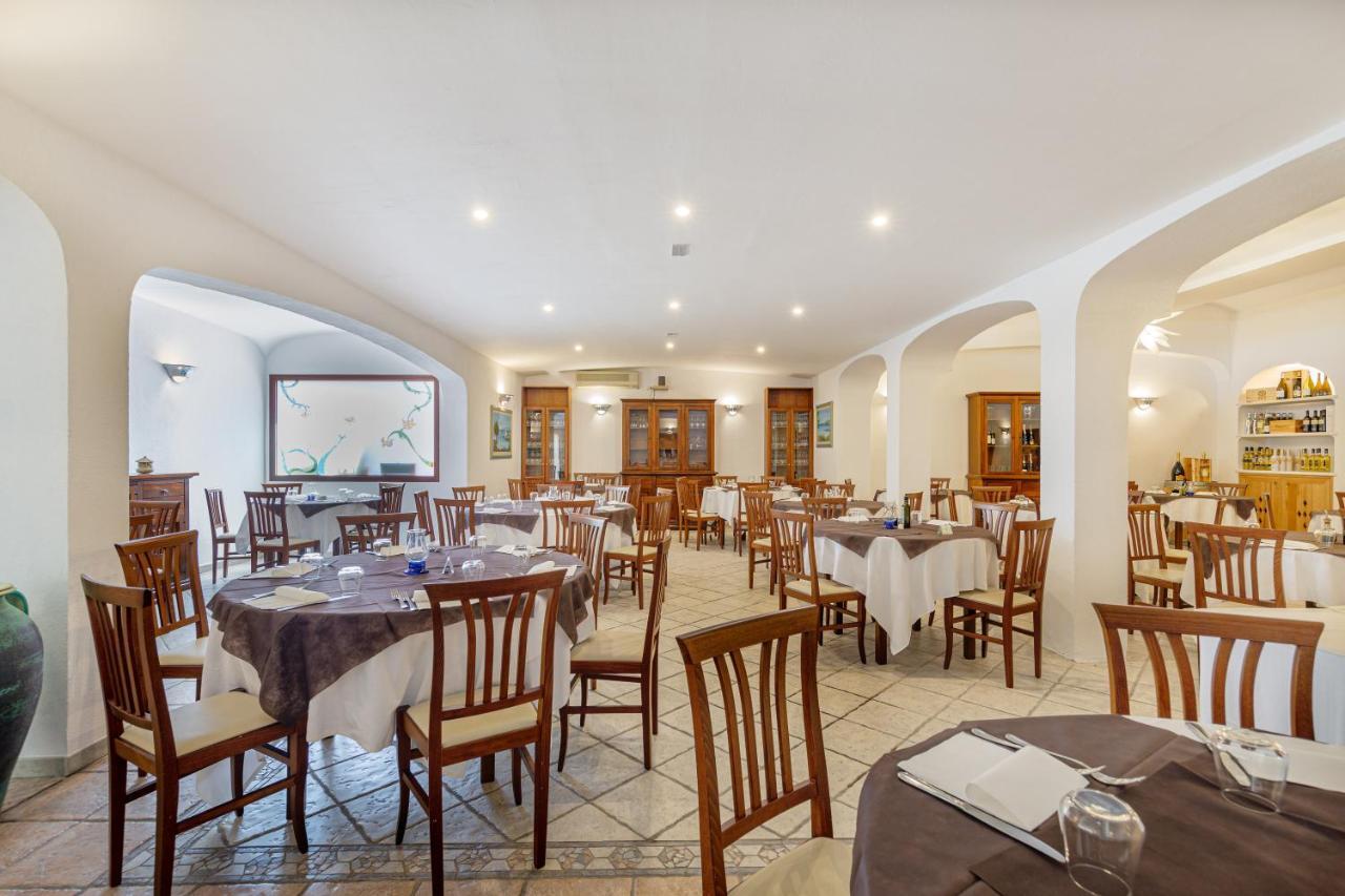 Hotel Le Mimose San Teodoro  Zewnętrze zdjęcie